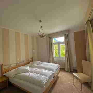 Hotel de La Paix Rooms