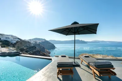 Pearl of Caldera Oia - Boutique Hotel by Pearl Hotel Collection Hotel in zona Oia Treasures Art Gallery