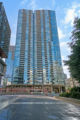 Pars Apartments - Melbourne Quarter- Unique View of City and Yarra