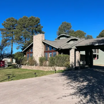 Majestic Mountain Inn