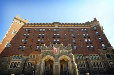 The Thayer Hotel at West Point Отели в г. Пикскилл