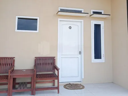 RedDoorz @ Pantai Sayangheulang Отели в г. Garut Regency