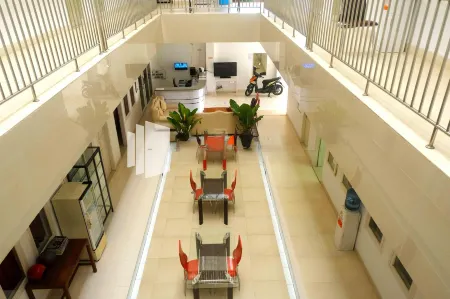 Fortuner Homestay Syariah Makassar Mitra RedDoorz Отели рядом с достопримечательностью «Harian Kompas»