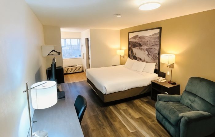 Super 8 by Wyndham 100 Mile House