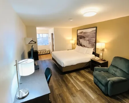 Super 8 by Wyndham 100 Mile House Hotels in 100 Mile House