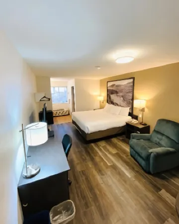 Super 8 by Wyndham 100 Mile House Hotels in 