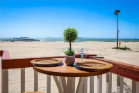 Stunning Ocean Views and Spacious Patio - Breathtaking Coastal Oasis Hotels in Seal Beach