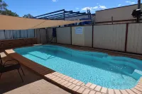 Charleville Waltzing Matilda Motor Inn - Parkplatz
