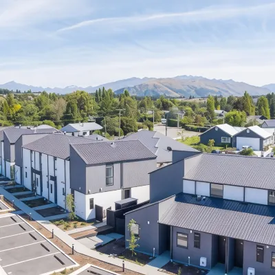 Alpine Junction Townhouse Apartments, Lodge & Hotel Hotels near Albert Town