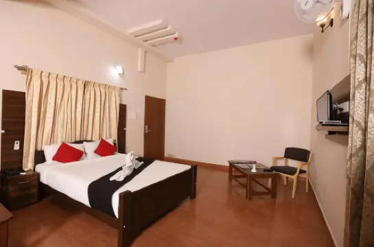 Townhouse J K Golden Embassy