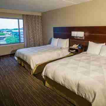 Wyndham Moline on John Deere Commons Rooms