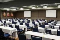 瓦拉瓦萬怡飯店