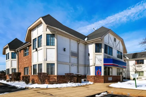 Motel 6 Palatine, IL - Chicago Northwest