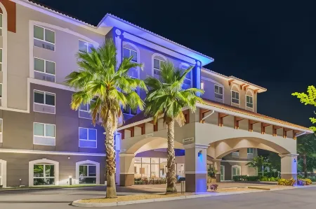 Holiday Inn Express & Suites ST. Petersburg - Madeira Beach