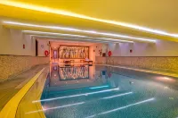 Crowne Plaza ISTANBUL - OLD CITY by IHG - Pools