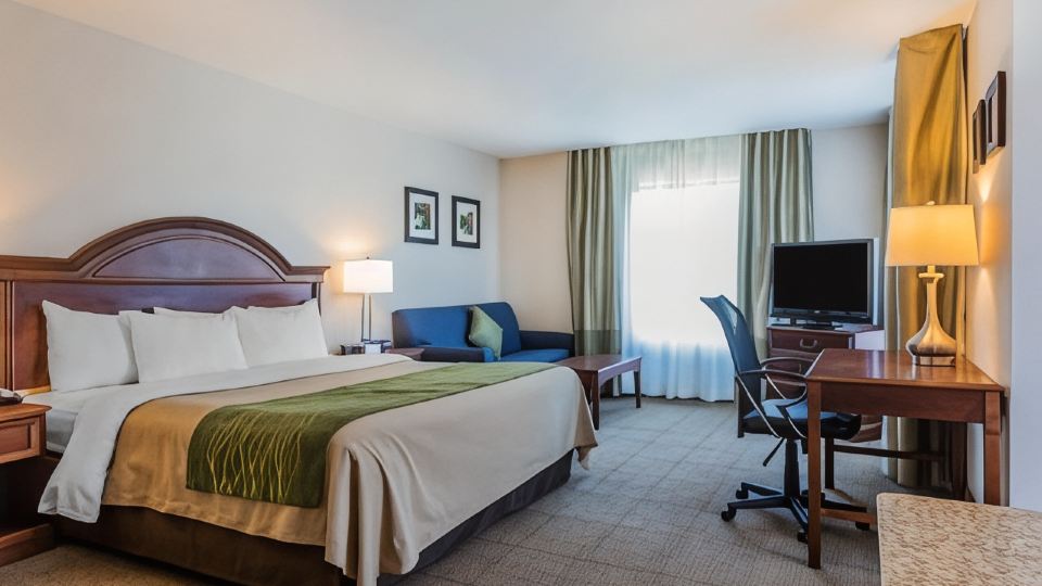 Comfort Inn & Suites