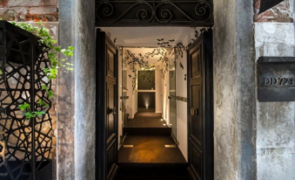 Charming House DD724