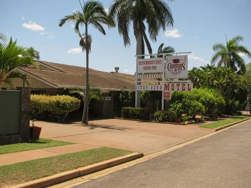 Cattleman's Rest Motor Inn - parking