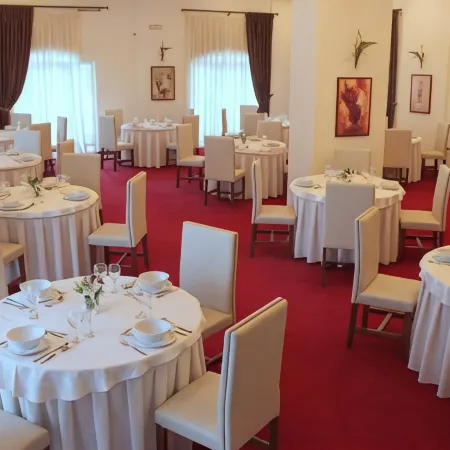 Famissi Eden Hotel