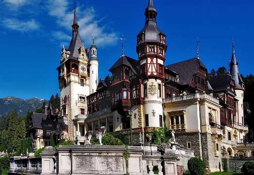 Несколько красивых бывших резиденций монархов дворец, Замок, замок, династии, Дворец, который, короля, построен, полностью, Луары, стиле, находится, строительства, дворца, король, всего, Пелеш, время, резиденция, замков