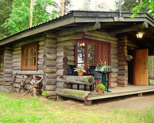 Metsäpirtti Hotels in Asikkala