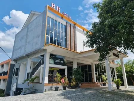 Bukit Bintang Hotel Отели в г. Ngawi Regency