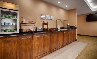 Best Western Plus Edison Inn