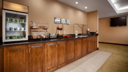 Best Western Plus Edison Inn