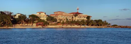 Luxurious Large Oceanfront Villa on Private Beach with Amazing Views