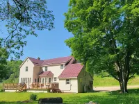 The Chanting River Nest. Snowmobile/Atv Trail Across St. Pet-Friendly! Hotels in Bancroft