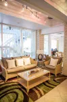 Best Western Plus Yacht Harbor Inn