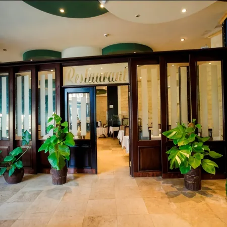 Maamura Palace Hotel Отели рядом с достопримечательностью «Пляж Мамура»