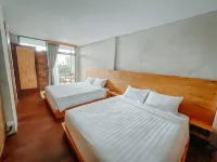 Langit Teduh Resto and Resort Hotels in Tamansari