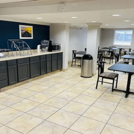 Days Inn & Suites by Wyndham Port Huron