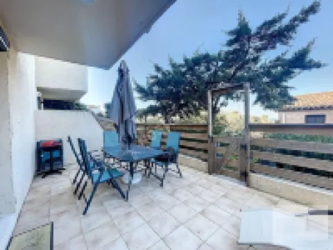 Studio with terrace, sea and mountain view