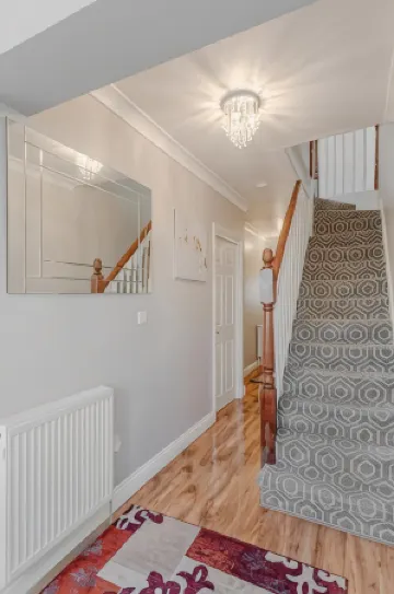 Apple House Wembley Twin Room Shared Bathroom