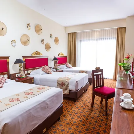 Senyum World Hotel