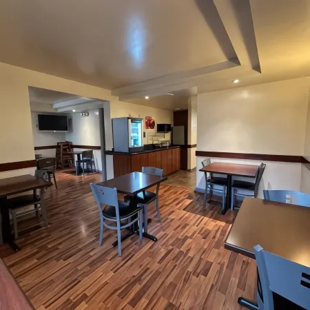 Quality Inn & Suites Everett Отели в г. Эверетт