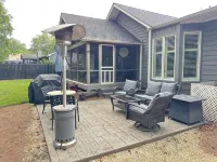 Peaceful, newly renovated 3 bedroom home located near the Blue Ridge Mountains - balcony