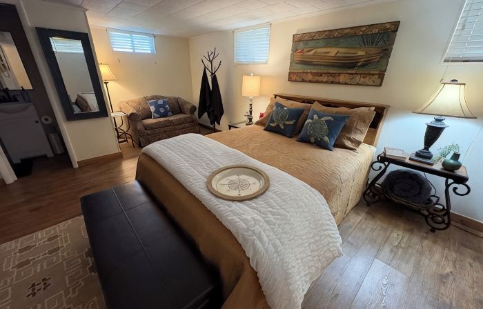 If You Are Looking for a Scenic Escape on Grand Lake Close to Grove, This is it!