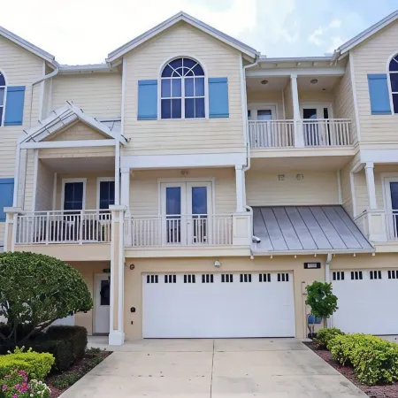 Modern gated renovated 3BR townhome near beaches & Boca G with resort amenities!