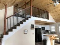 孤獨之鴿湖畔小屋