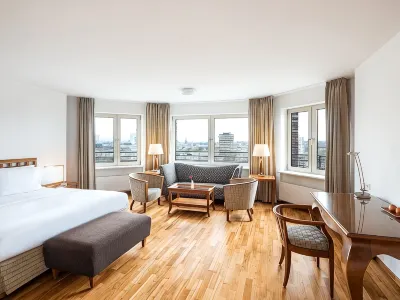 Main Plaza Suite Tower Hotel di 