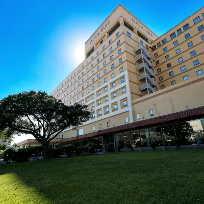 Pacific Hotel Okinawa Các khách sạn gần Bến xe buýt Naha