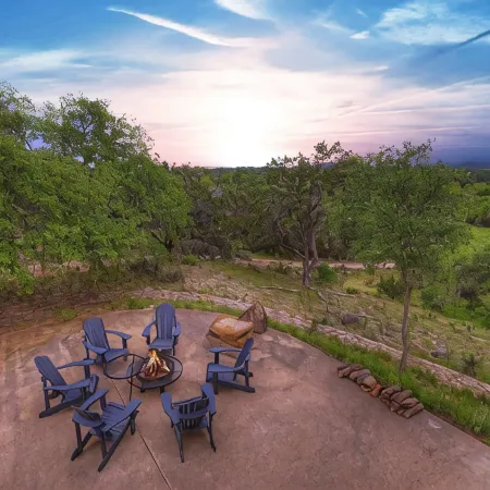 Serene Creek Front Home with Games+Grill!