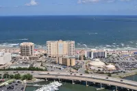 Spectacular oceanfront at quiet end of boardwalk at Rudee Inlet SEE SPECIALS. - Private Pools