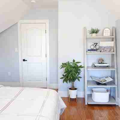 Modern 5BR 3BA • Retreat Near Subway & Downtown • Free Parking Rooms