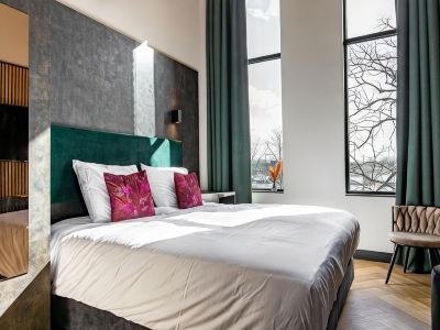 Monument Hotel