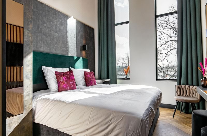 Monument Hotel