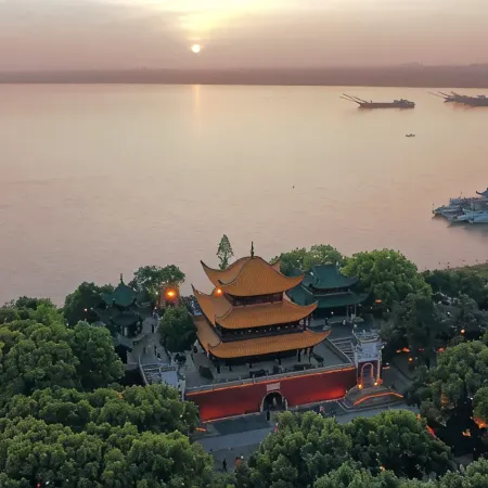 MAISON Hotel (Yueyang Pedestrian Street, Tuqiao, Yueyang)